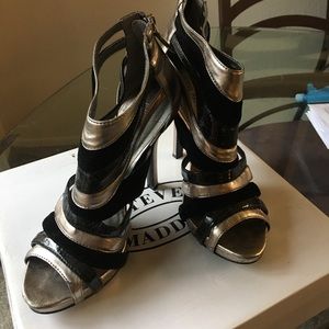 Steve Madden Black and Gold Heels